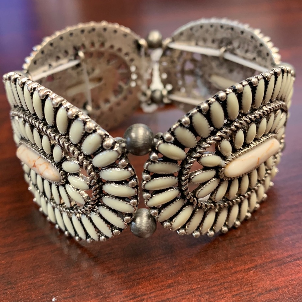 Western Style Natural Stone Needlepoint Stretch Bracelet NWT
